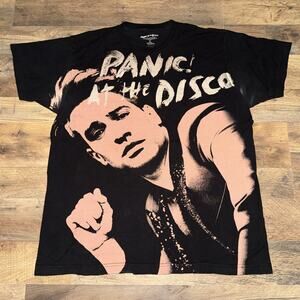 Panic! At The Disco 2018 Brendon Urie Graphic T-Shirt Size Large Black Band Tee